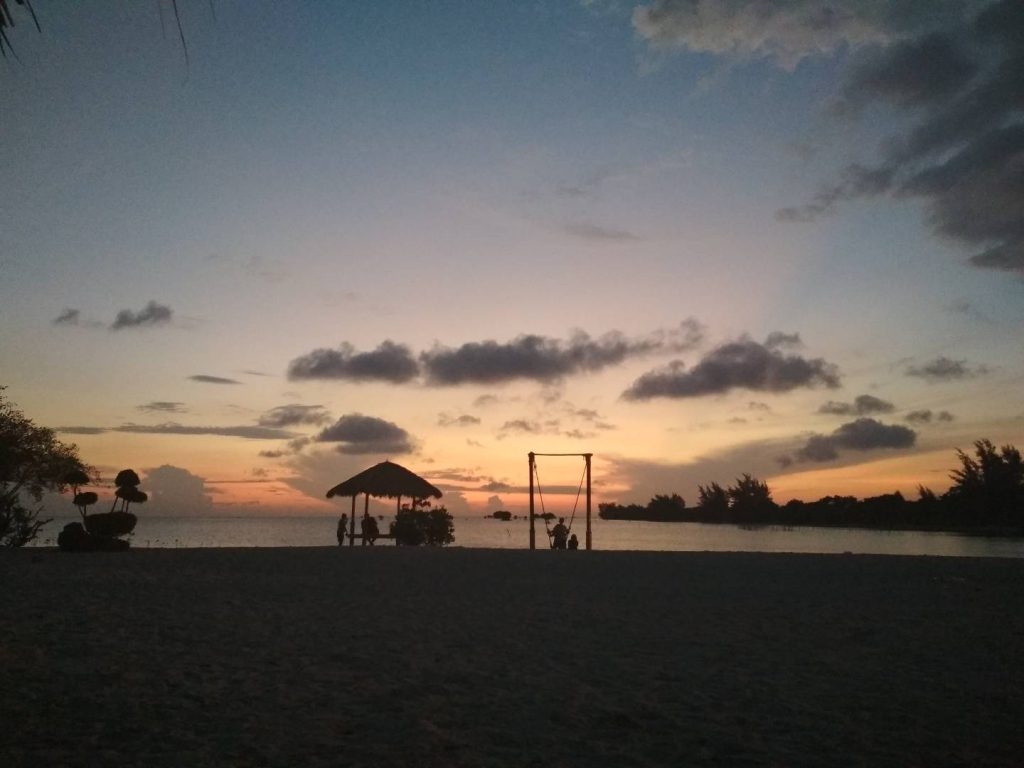 Sunset Pantai Perawan Pulau Pari